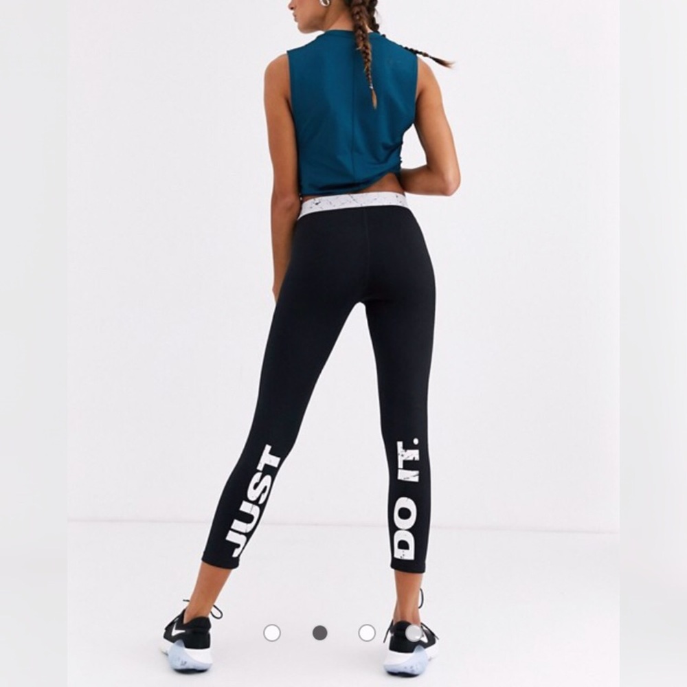 Nike Pro Training leggings with marble print